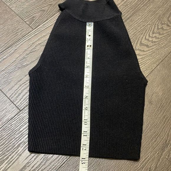 ARITZIA | Babaton Sculpt Knit Mockneck Halter Top - Picture 12 of 13